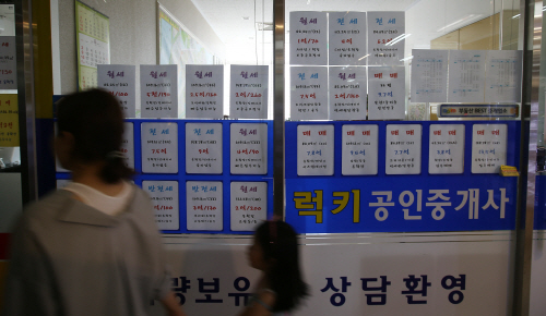 휴가철 비수기에도 전세난 여전…서울 아파트 전셋값 '상승'