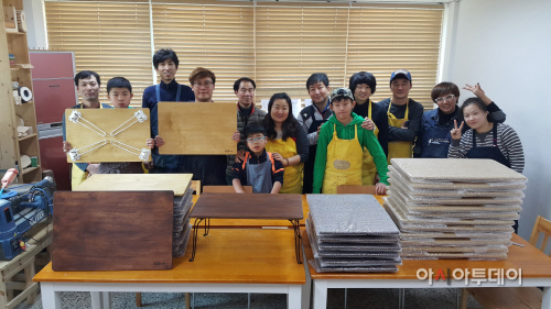 자작나무 공방, 사랑의 밥상 동서동에 기탁