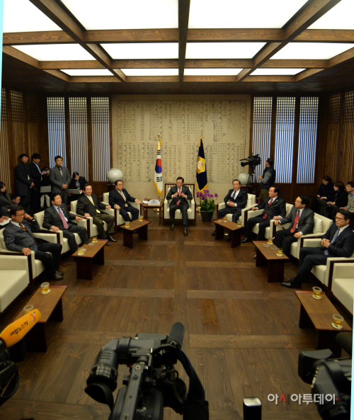 정의화 국회의장, 여야 중진의원 회동