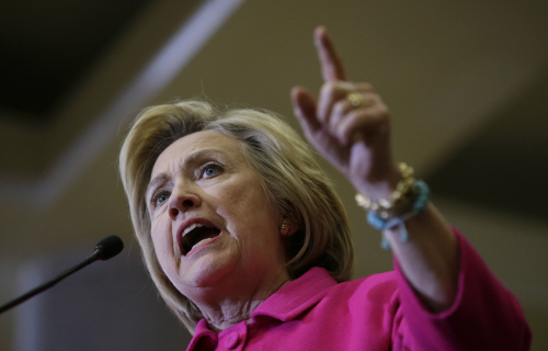 DEM 2016 Clinton <YONHAP NO-1220> (AP)