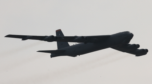 미국 전략무기 B-52, 한반도 상공 전격 전개
