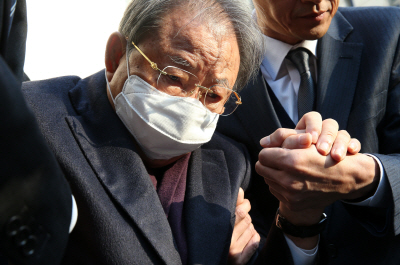 '1천300억 탈세' 조석래 회장 징역 3년