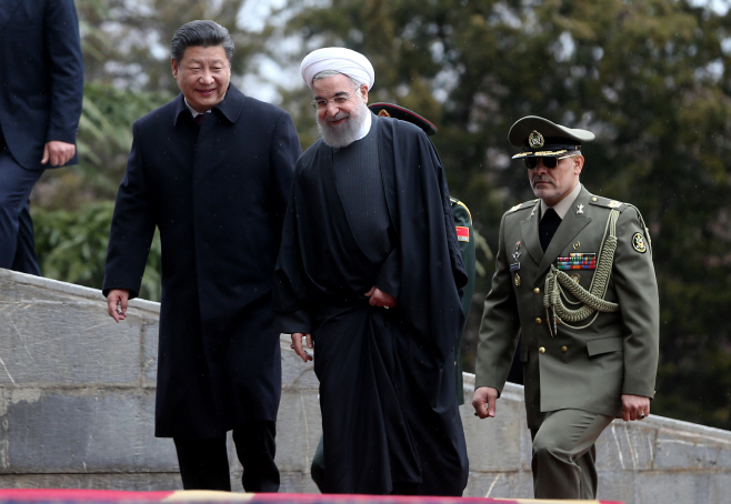 Mideast Iran China <YONHAP NO-1204> (AP)