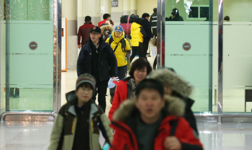 <최강한파>제주도여행객들 김포공항 으로 귀환