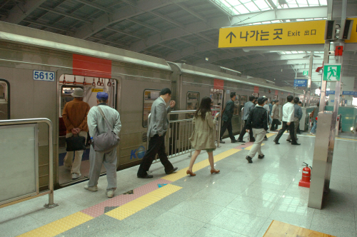 전철 1호선이 통과하는 양주역에는 1일 1만 4000여명의 승객이