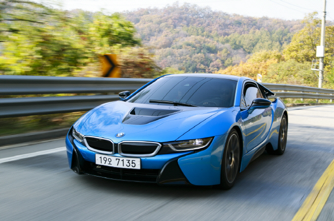 Driving Experience-i8 (6)
