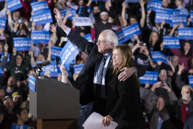 DEM 2016 Sanders <YONHAP NO-2365> (AP)