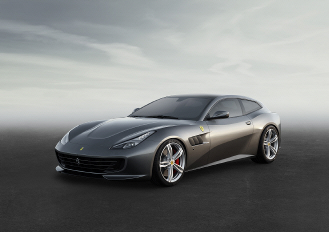 페라리, ‘GTC4루쏘(GTC4Lusso)’ 공개_1