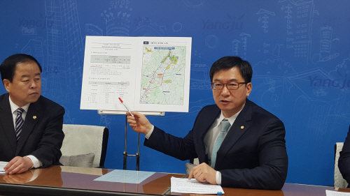 15일 양주시청 브리핑룸을 통해 더불어민주당 정성호(양주동두