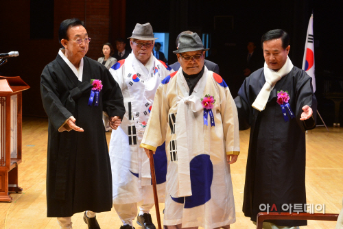 (앞쪽부터 이인술, 배선두 액국지사) 삼일절 행사