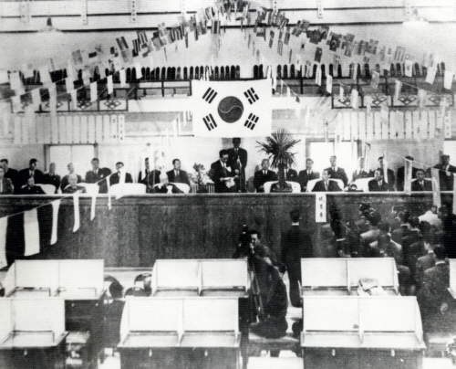 1956.03.03-대한증권거래소 증권시장개장.jpg