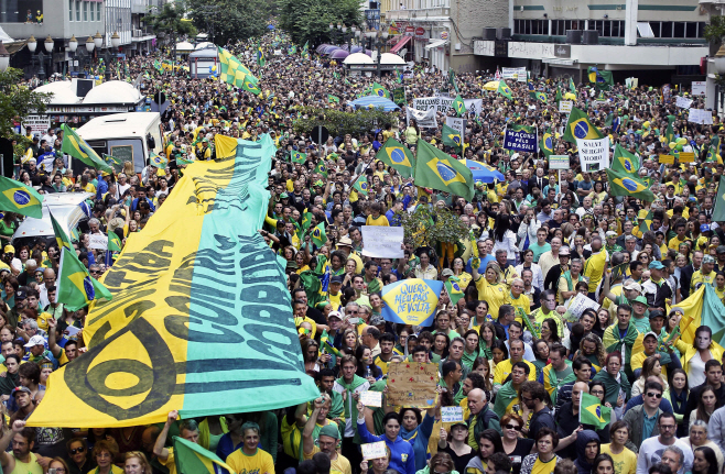 BRAZIL-CORRUPTION-PROTEST <YONHAP NO-0834> (AFP)