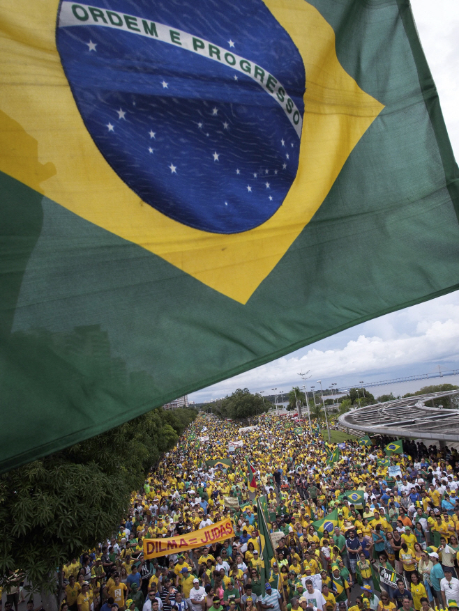 BRAZIL-CORRUPTION-PROTEST <YONHAP NO-0971> (AFP)