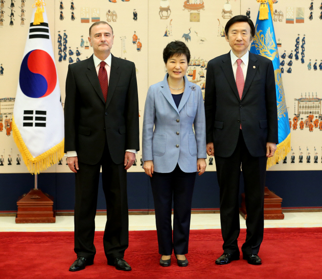 박 대통령과 주한 칠레대사