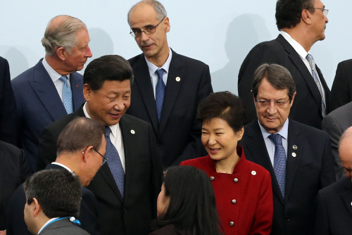 반기문 유엔사무총장과 인사 나누는 한-중 정상