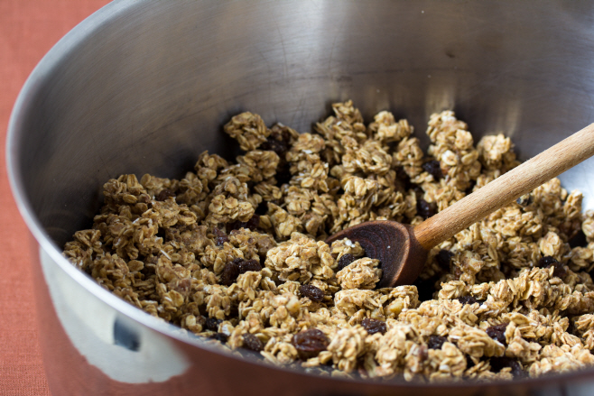 Easy_Vegan_Granola_(6927573837)