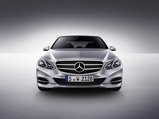 사진-메르세데스-벤츠 The E-Class-Avantgarde