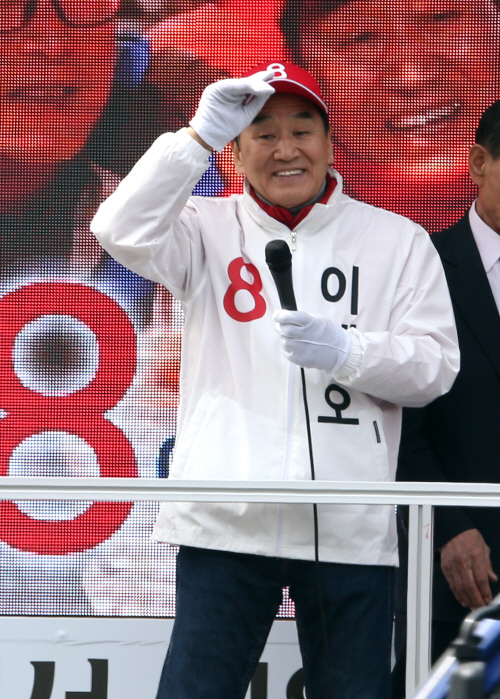<총선> 무소속 이재오, '8번입니다.'