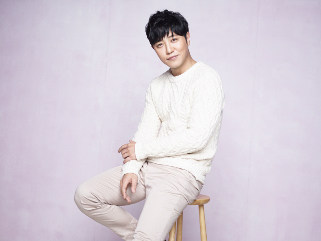 [붙임] bhc 광고모델 진구 이미지