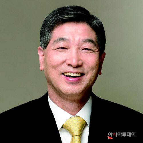 SK이노베이션 정철길 대표이사 사장 증명 사진