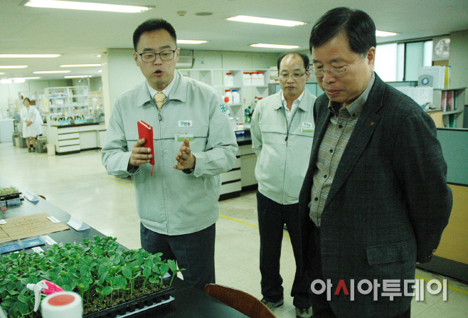 [첨부사진] LG화학 박진수 부회장 팜한농 현장경영