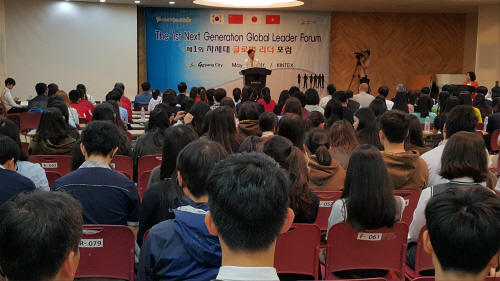최성 고양시장이 고양 글로벌 언론인 포럼에 이어 13일 열린 차