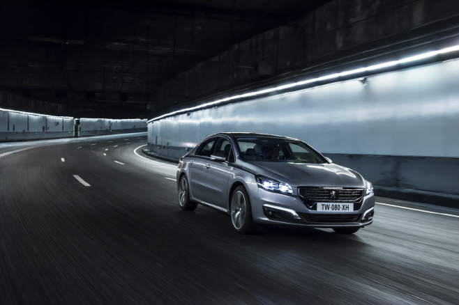 푸조 508 GT 이미지