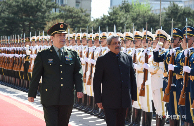 중국 인도 국방부 장관