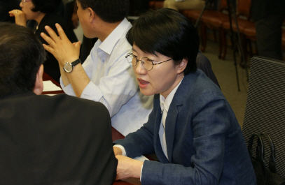 정책역량강화 워크숍 참석한 박선숙<YONHAP NO-0662>