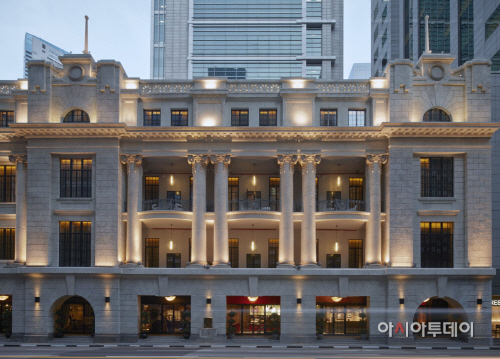 Sofitel So Singapore Facade