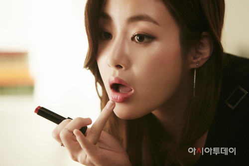 [강소라] 매혹적으로 립스틱을 바르다