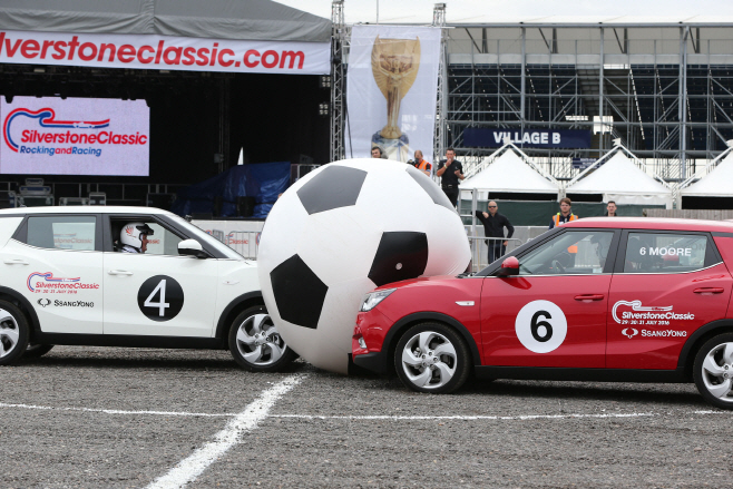 20160825-UK_Silverstone_Classic_SsangYong_Sponsorship_1