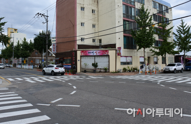 사진-남지초등학교 앞 교통안전시설물 개선 (1)