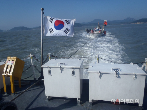 경비정으로 예인중인 N호