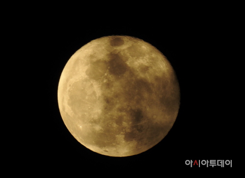 [사진자료1] COOLPIX P900s로 촬영한 달 사진
