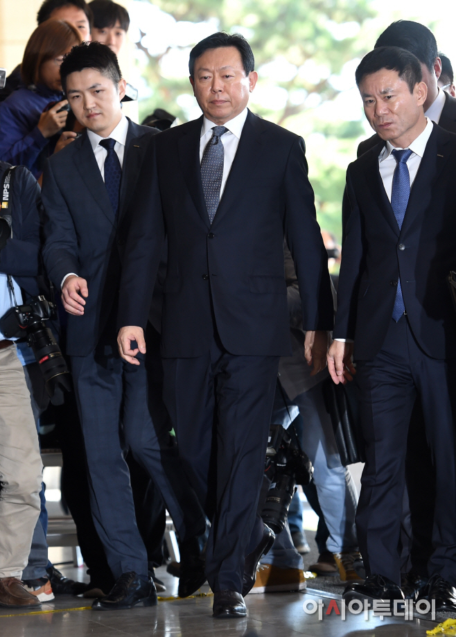[포토]검찰 소환되는 신동빈 롯데그룹 회장