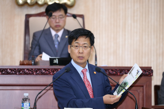 최성 고양시장이 22일 열린 제205회 고양시의회 임시회에서 고