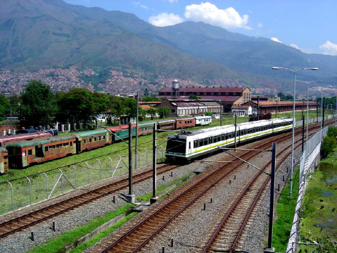 Metro_de_Medellin-Antiguos_trenes