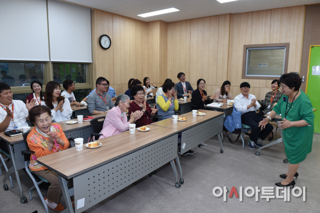 박남숙부의장님과 함께하는 웃음특강
