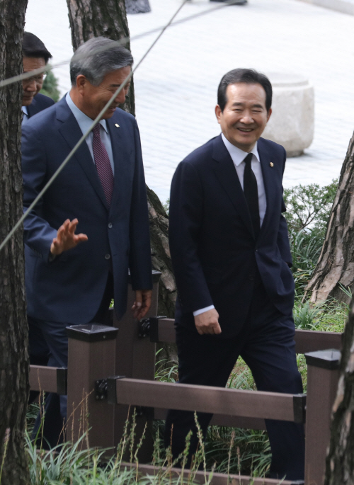 전쟁기념관 찾은 국회의장