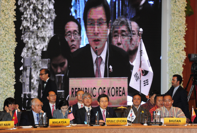 연설하는 황 총리