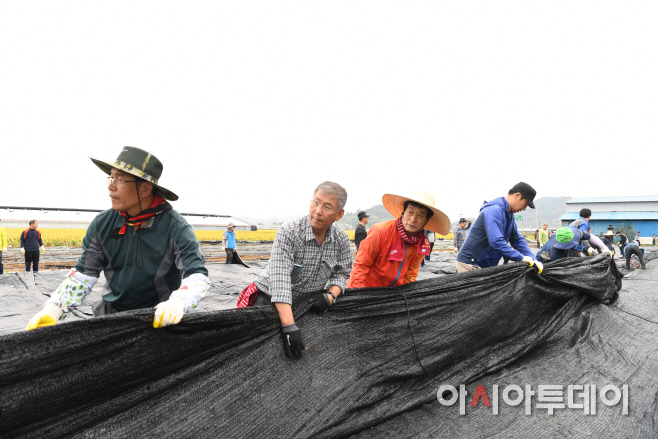 1476337051197