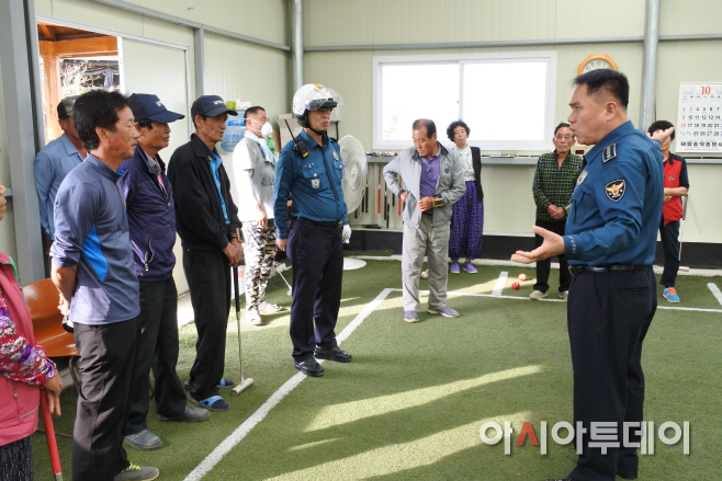 사진-조성환 창녕서장, 경로당 등 교통안전교육 (3)