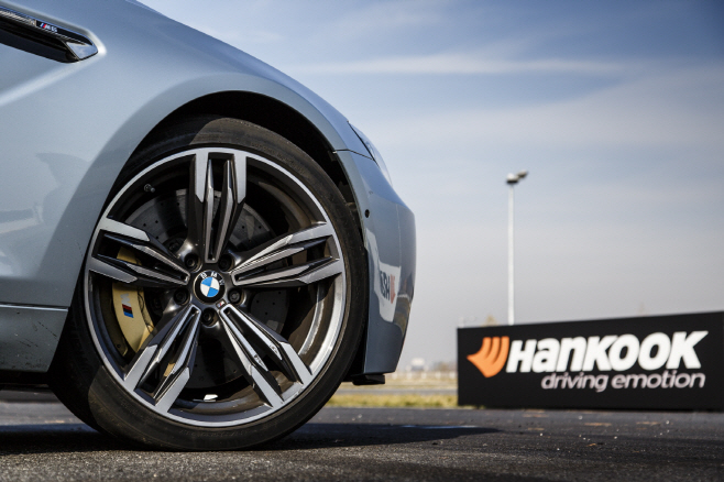 한국타이어 BMW 장착 이미지1