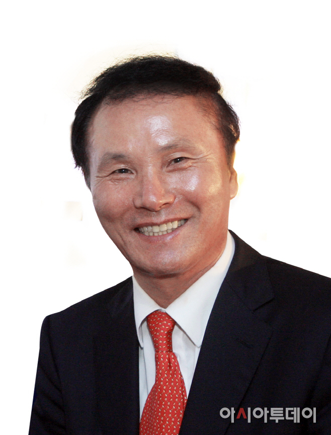 김영찬 골프존유원홀딩스 회장