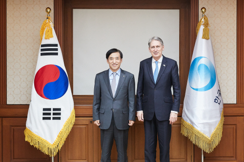 [보도자료]이주열 한국은행 총재, 영국 재무장관 면담_사진