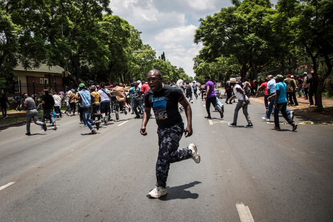 TOPSHOT-SAFRICA-DRCONGO-POLITICS <YONHAP NO-0207> (AFP)