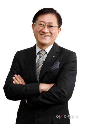 [사진] 아모레퍼시픽그룹 서경배 대표이사 회장_02