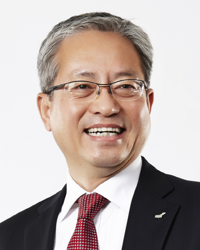 지난 12월 30일 금품수수와 정치자금법 위반 혐의로 징역3년,