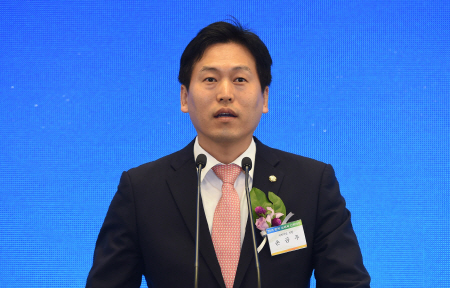 [포토]축사하는 손금주 국민의당 의원